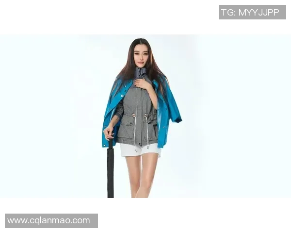 足球明星与美女壁纸的完美结合让你感受运动与美丽的双重魅力